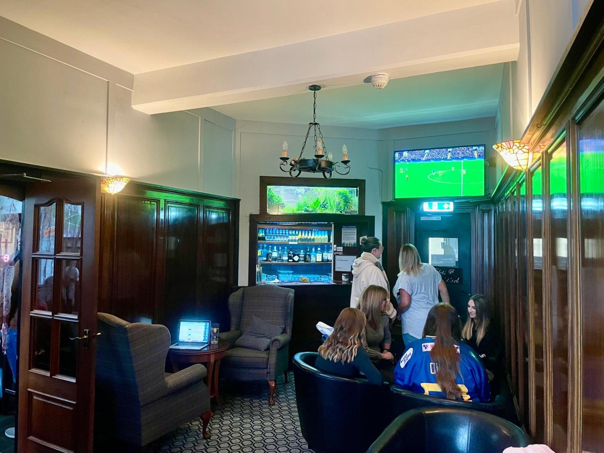 The Elbow Room Kirkcaldy Extérieur photo