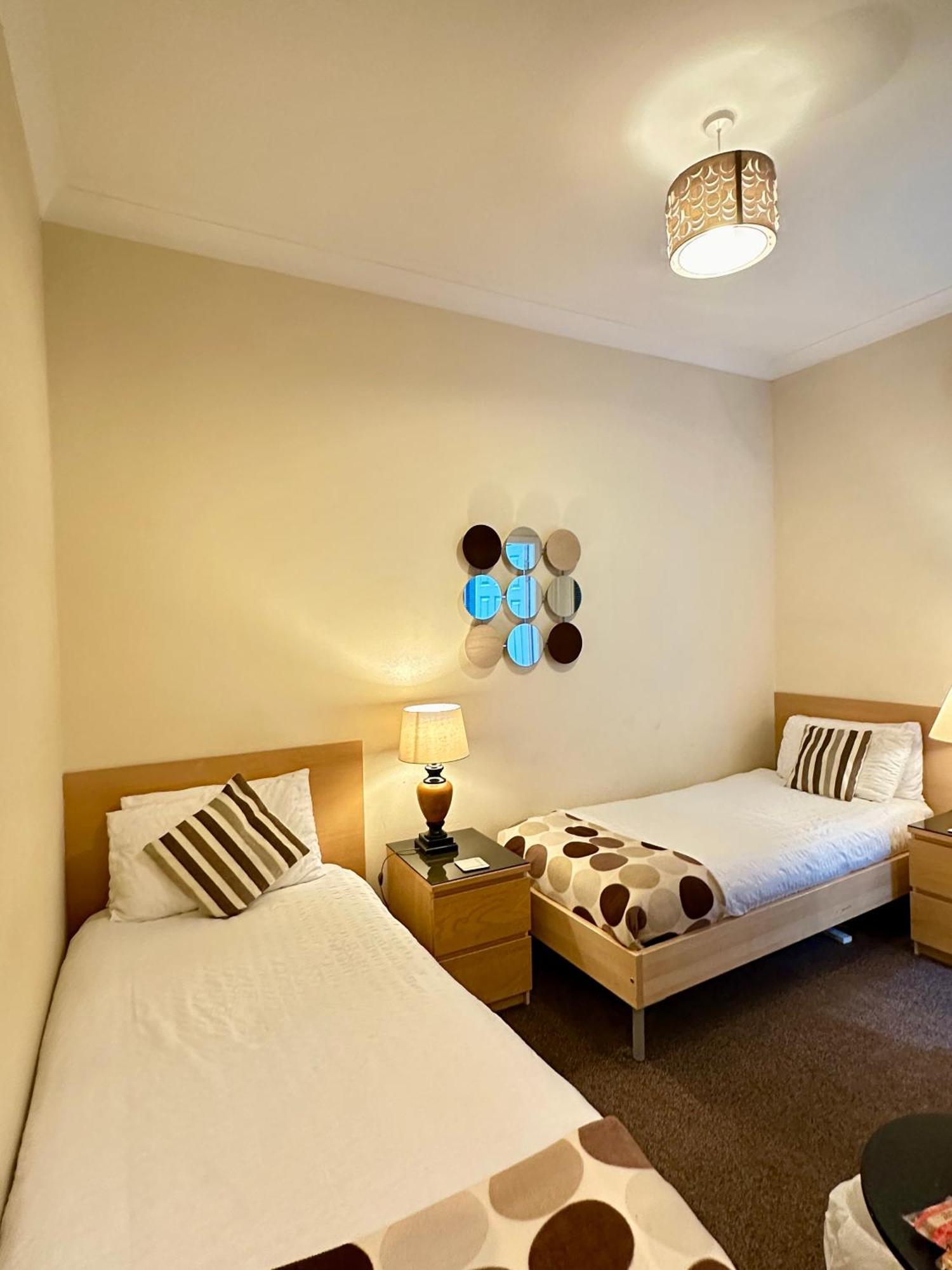 The Elbow Room Kirkcaldy Extérieur photo