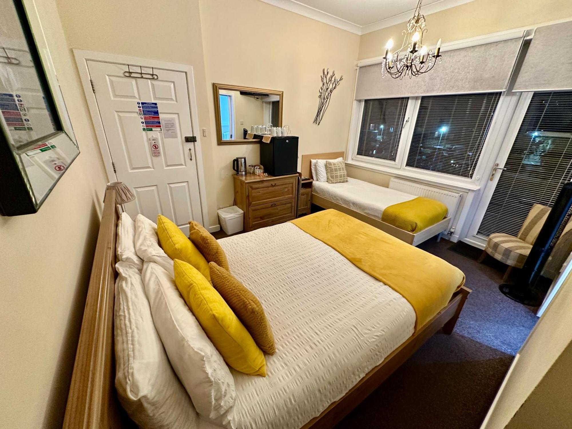 The Elbow Room Kirkcaldy Extérieur photo