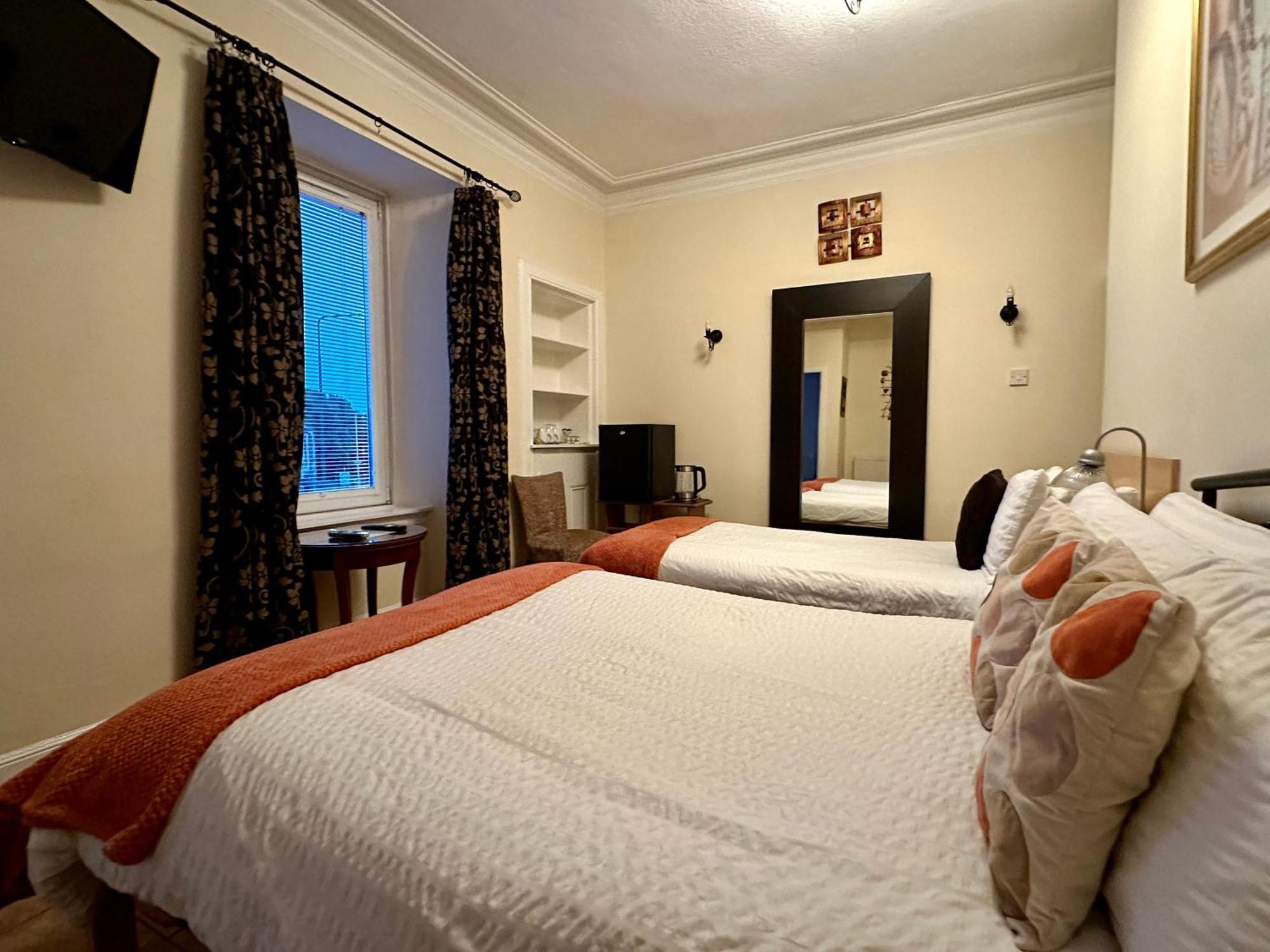 The Elbow Room Kirkcaldy Extérieur photo